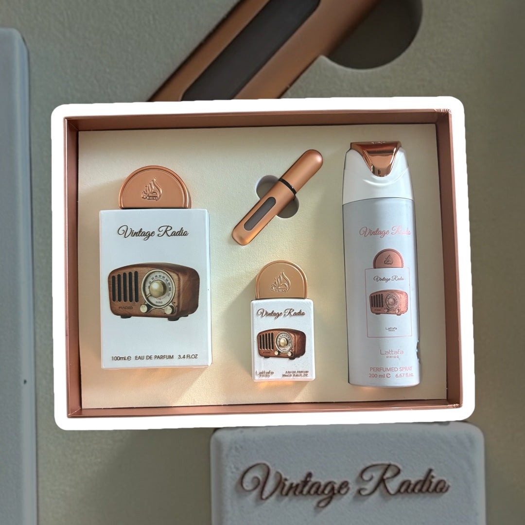 Coffret Lattafa Pride Vintage Radio : un parfum 100 ml , un parfum 20 ml , un déodorant 200 ml et un échantillon à remplir